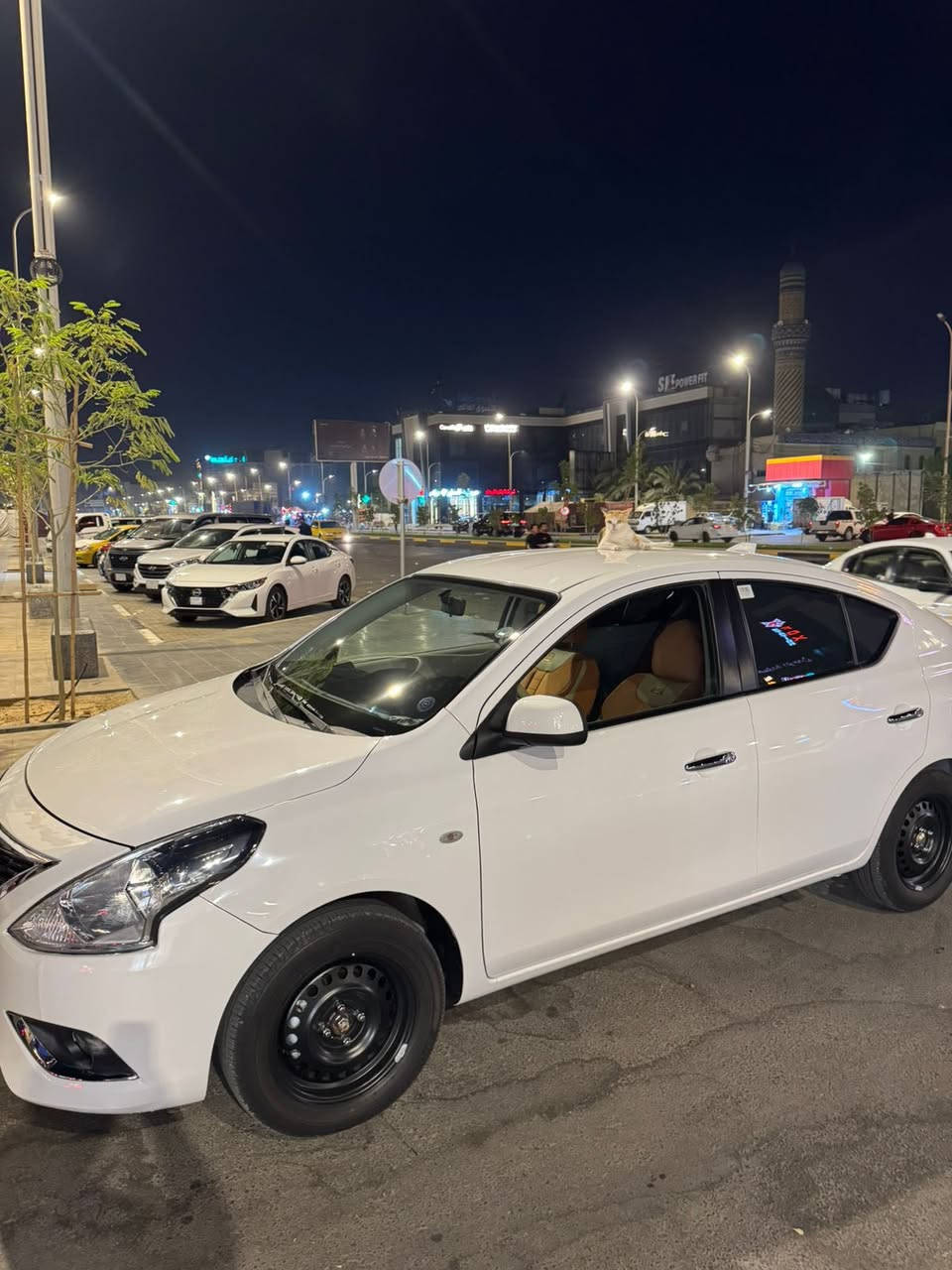 سلام عليكم نيسان سني مديل 2024سياره جاهزه وجديده جيس السياره ما نقصه برقي لا مشتغله تكسي ولا ماشيه هواي بيه طخه بل دوسه فقط سنويه جديده وعندي وكاله مكانه البصره الهارثه  الستفسار***********
