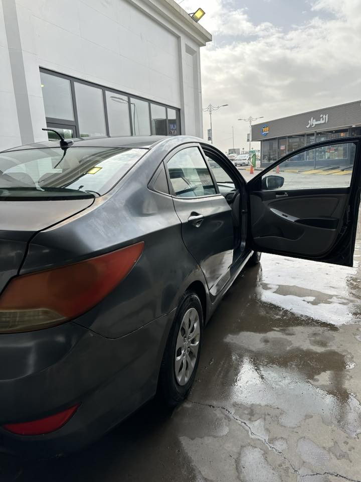 🚗 للبيع: هيونداي أكسنت 2012
السيارة نظيفة ومهتمه بيها استخدام شخصي 

🔧 المحرك (الكير):
✔️ كير محرك ممتاز جدًا
✔️ ما ناقصها شي نهائي
✔️ تمشي ناعمة وما بيها أي صوت
✔️ فحص على راحتك

🚘 المواصفات:
• لون رمادي
• اقتصادية بالبنزين
• مريحة ومناسبة للاستخدام اليومي
• أوراقها كاملة

📍 السيارة جاهزة للتسليم
💰 السعر 80ورقه وقابله للتفاوض 

للاتصال  (‭0784 133 2277‬)
