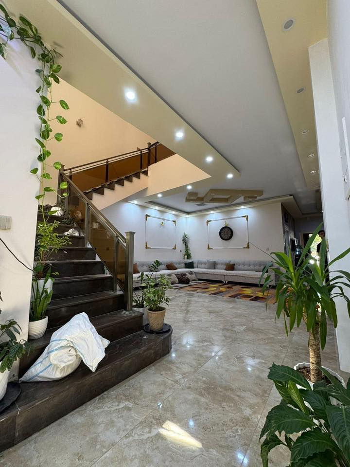 # عادل الونداوي للعقارات 
دار للبيع طابـقـيـن بناء حديث ( Zero)  موقع جدًا مميز  - على شارع 25 متر 
 
( طابو ملك صرف ) 

الدار دزاين مودرن - سقوف مغربية - نظام دكت تبريد مركزي - شبابيك ألمنيوم - نظام كاميرات مراقبة  

#العنوان كركوك  - حـي عـدن - ( مجمع الأمل ) خلف المحكمة

#المساحة 240  متر الواجهة 11،5

طابق الاول: غرف نوم عدد 2- استقبال - هول - مطبخ حار بارد - صحيات  - كراج سيارة - حديقة
الطابق الثاني : غرف نوم عدد 2 - هول - صحيات - مخزن 

لمعرفه المزيد يرجى الاتصال بالارقام

 للتواصل ***********
***********
بأمكانكم عرض عقارتكم لدينا سواء كانت #بيــع أو #إيجــار أو #أستثـمار ‏‎زبائننا الكرام بِكُم نَرتقي ونَتشرف بزيارتِكم ونَفتخر بخِدمتِكم

 مكتب عادل الونداوي للعقارات للاستثمار والتطوير العقاري معكم نحو الأفضل للإستفساريمكنكم مراسلة الصفحة شركة ونداوي كروب للإنشاءات والعقارات اسطنبول وفي بغداد وكركوك 

عنوان المكتب الفرع الاول(اسطنبول يوسف باشا قرب مول هستوريا )
 واتس 00905355896627

الفرع الثاني  ( كركوك حي الواسطي شارع السايدين الرئيسي قرب اسواق المتوكل
