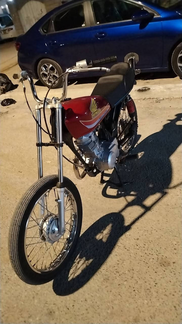 السلام عليكم دراجه ايراني للبيع ادوات اي شي ما ناقصها دراجه حلوه ستوها معمره  مكاني بصره جمعيات السعر 500 مقفوله من السارقه*********** برنامج الفيس فقط واتساب
