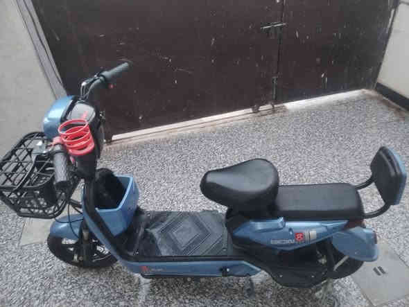 سلام عليكم دراجة شحن للبيع حجم ١٤ ٣ سرع هورن لايت خلفي امامي بايدر ستاند الله شاهد قبل ٢٠ يوم من اخذتها بس ضروف خلتني ابيعهه مكاني بغداد اليوسفيه السعر ب170وبيهه مجال للاستفسار ***********
