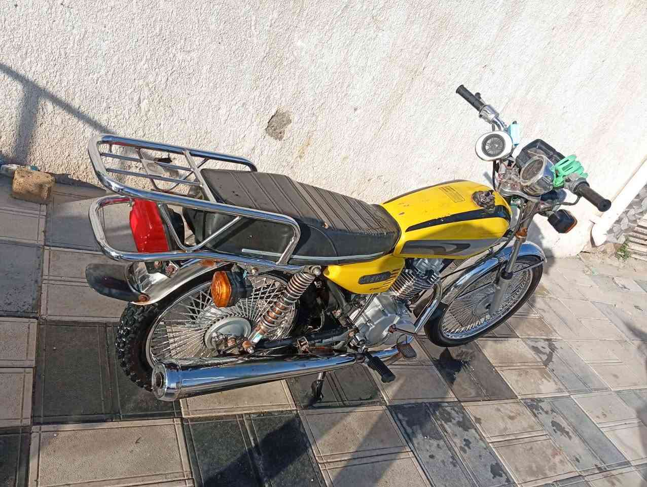 السلام عليكم دراجه البيع مديل 16مكينه 23 اوراق السعر 500مكان واسط قضاء الحي رقم ***********
