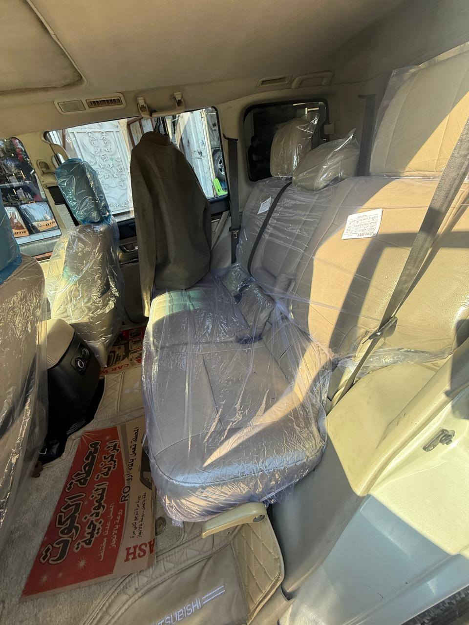 السلام عليكم. باجيرو 2014 حبتور فول مواصفات السياره كفاله عامه رقم بغداد باسمي تحويل ثاني يوم. بيع مستعجل السعر 150 وبيهه مجال. مكان السياره كوت مركز المدينة. رقم الهاتف. ***********
