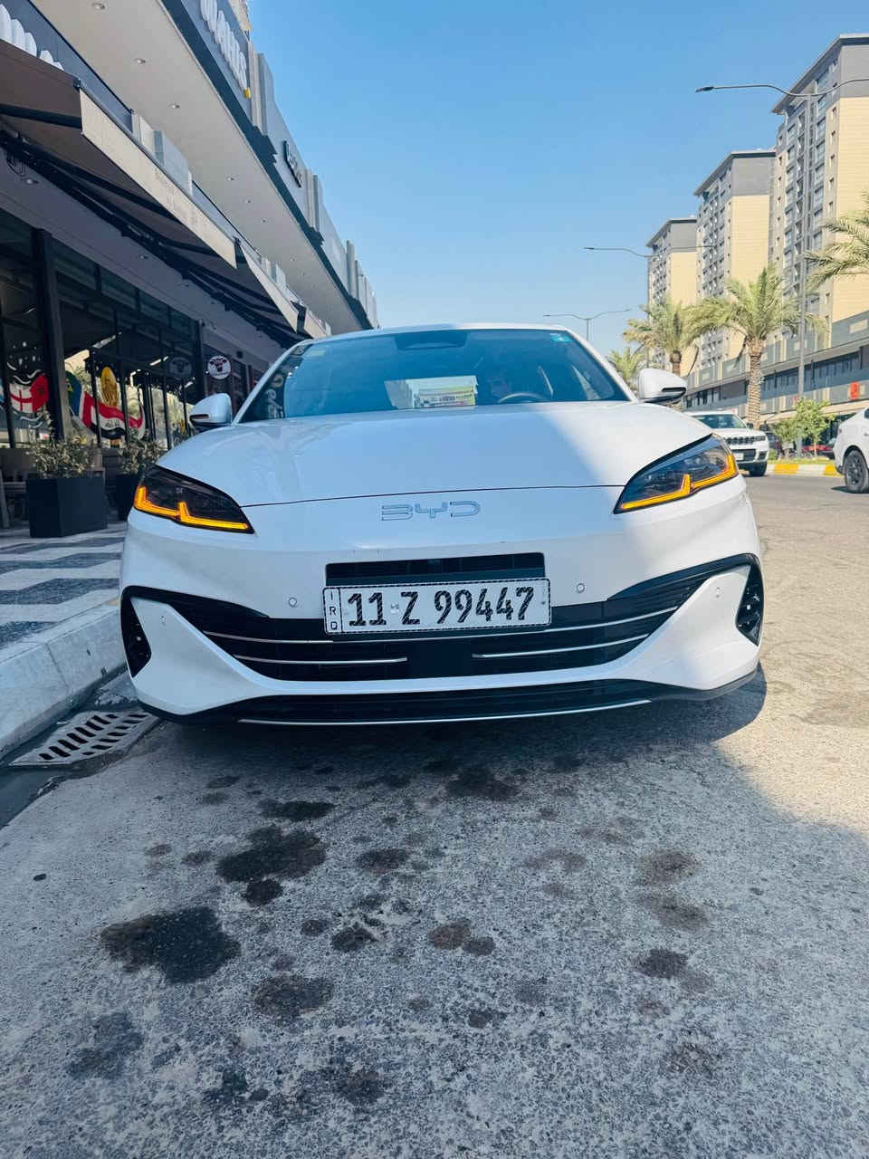 بي واي  سيل 6 فول ام 13كامره ودا كام 
من عدا Byd seal 6 dmi بي واي دي سيل 6 هايبرد

معرض الحلو ضمان 40 الف او سنتين 

هايبرد قابل للشحن 

اجمالي الكيلومترات (شحنه كاملة + البانزين) ٢١٠٠ كيلومتر (الفعلي ١٦٠٠ كيلومتر تقريبا)

- نسخة ال ١٣ كامرة وقيادة ذاتية ADAS

- اوتو بارك و valet mode (تطبك وانت خارج السيارة)

- رادار امامي مانع تصادم

- رادار خلفي وحساسات زاوية ميتة

- تنبيه عند فتح الباب ووجود سيارات قادمة

- تنبيه عند الرجوع وقدوم اشخاص او سيارات من احد الجهات

- اذا كسرت بدون ما تشغل اشارة على سيارة جاية اسرع منك وكانت سرعتك فوك ال ٥٠ كيلومتر السيارة تتدخل وتلوف ستيرن وترجعك لمسارك قبل لا يضربك

- اذا اجت باتجاهك سيارة سريعة تشغللهه دبل اشارة للتنبيه

- نظام سكيورتي من تطفيها تصور اي واحد يتقرب منهه

- كاميرا تصوير اثناء القيادة مع عرض دوسة تفاصيل القيادة من سرعة وضغط على دواسة البانزين او البريك

- تشوف اي شي جوة السيارة

باختصار هاي النسخة بيهه احدث انظمة السيفتي والسكيورتي المتقدمة من شركة byd

عدى الكشن الكهرباء والفتحه

بطارية ٨٠ كيلومتر بالشحنه 

كل التنبيهات صوتية باللغة الانكليزية بعد التحديث الاخير

ماشية 26 قابل للزيادة

بيهه رصعة وحده مبينه فقط  وبل صور موضحها 

بغداد حي الجهاد 

السعر 24 ونص بيها شي بسيط 

*********** بغداد, العراق

