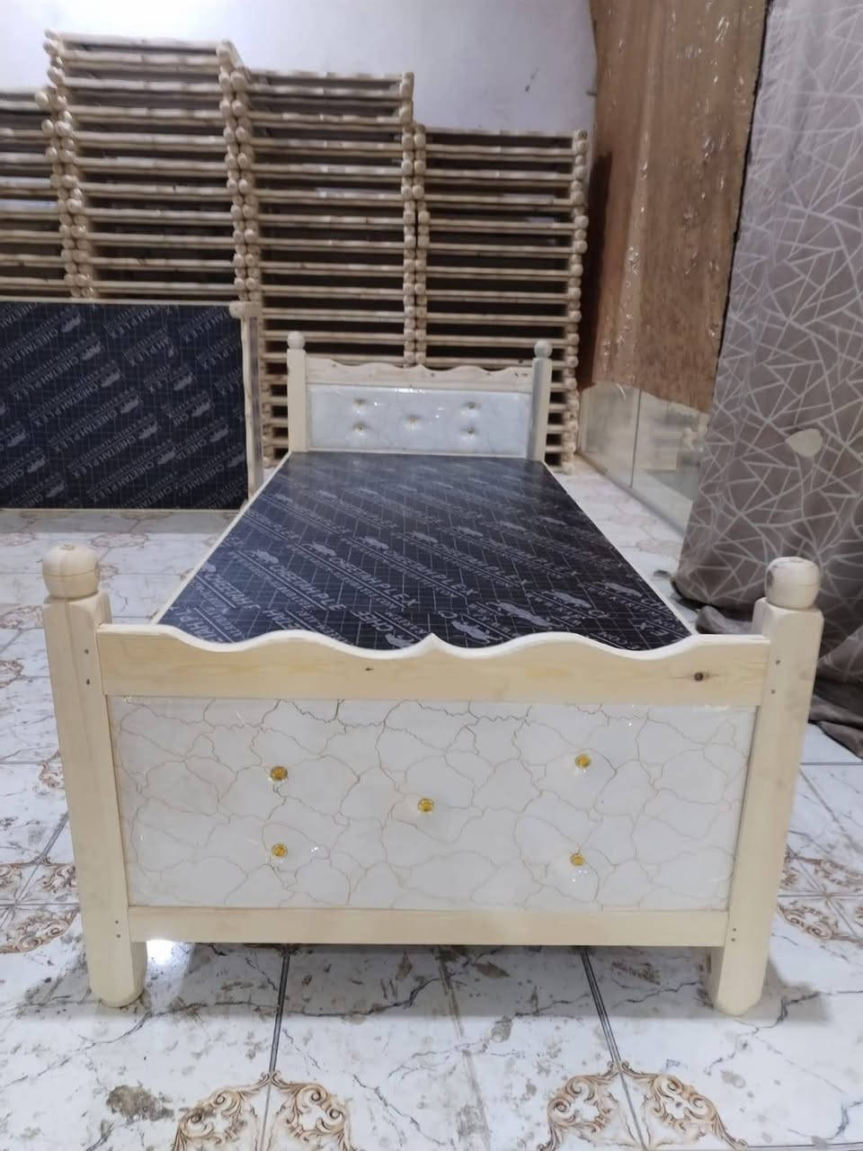 بنات اخر قطع تخفيضات جرابي نفر تزكام درجه اولى بلوك اسود ثقيل ٦ جسور تحت شغل قوي جدا متوفر توصيل العنوان ديوانيه حي العسكري للاتصال على الرقم 📞 ***********
