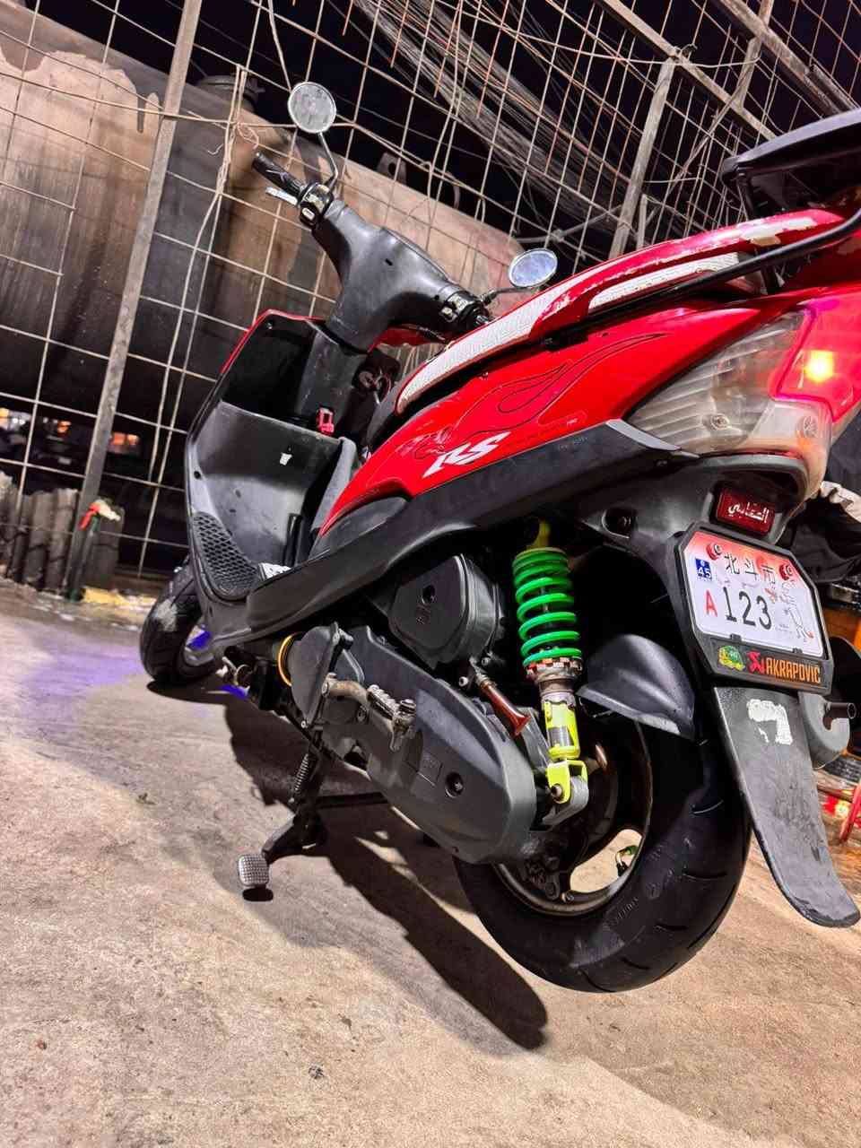 سلام عليكم دراجه ماكس للبيع عدله لدراجه خير من الله  واي نقص ما بيه وكفرات ختم واحد دراجه بهاذ لترتيب مكينه بلاديه ومكفوله اي برغي ما مفتوح وكهربائيات جاهزه لدراجه بس جيب وشغل لسعر 900 وبيه مجال  العنوان بغداد شارع فلسطين لتواصل رقم ***********
