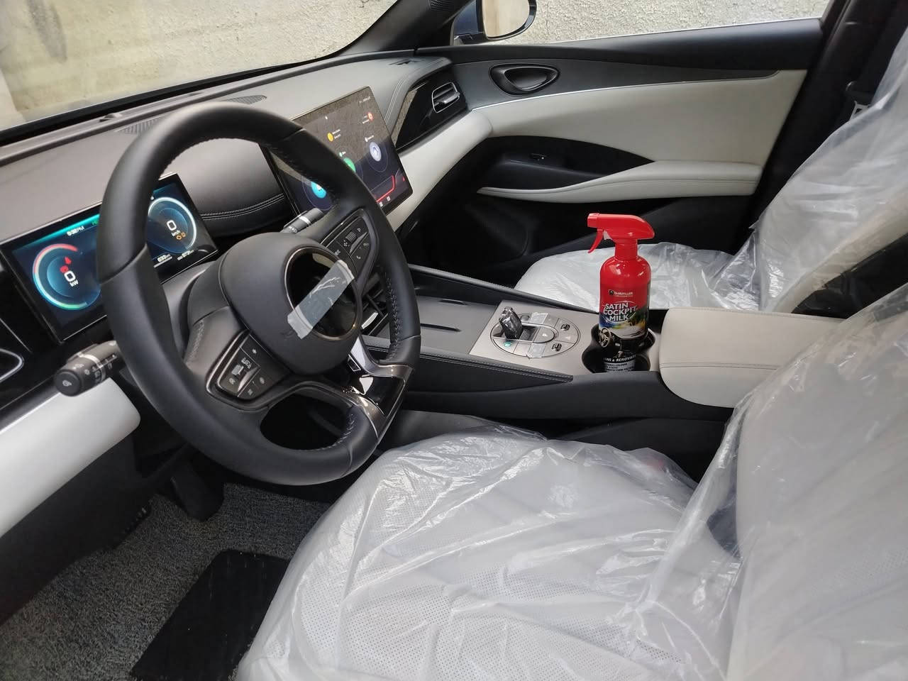 سلام عليكم
بيوايدي صيل 6
رقم بغداد
سياره ع وضع الشركه 
فول عده الفتحه
حساس خلفي وامامي
اربع كامرات
شحن ذكي
مانع نزلاق
كار بلي 
كامرت دواره
تشغيل عن بعد
ترحب ذكي
هواي بيها شغلات
شاحنه نقاله ام الفيوز تقنيك عن الرث وهوست الرث
عيني وين متروح تشحنها
السعر ٢٣ بيها مجال شي بصيط
رقم الهاتف ***********
تحياتي للجميع
