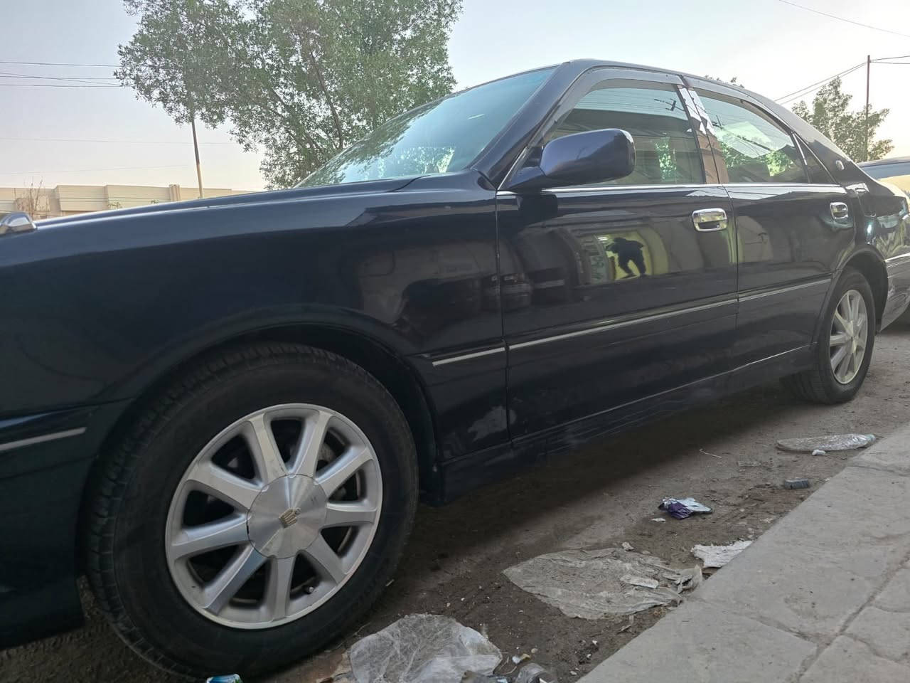 السلام عليكم ملكه  كراون مديل 2002 سياره حلوه ونضيفه تحوير نجف فوك وجوه   كله شغاله تبريد ثلج فول اربع دكم  رقم اصولي مميز  بااسمي السياره السنويه نهايه ٢٠٢٧ تنتهي للبيع فقط 
١٣٠ وبيه مجال قليل 
 الرقم 
*********** 
مكان السياره نجف
