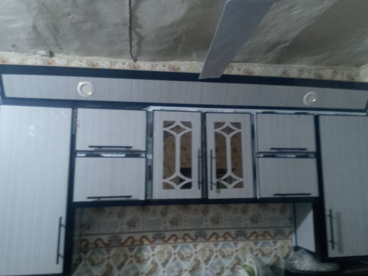 سلام عليكم كاونتر للبيع نضيفف بعده كارتون السعر 400وبي مجال الرقم ***********
