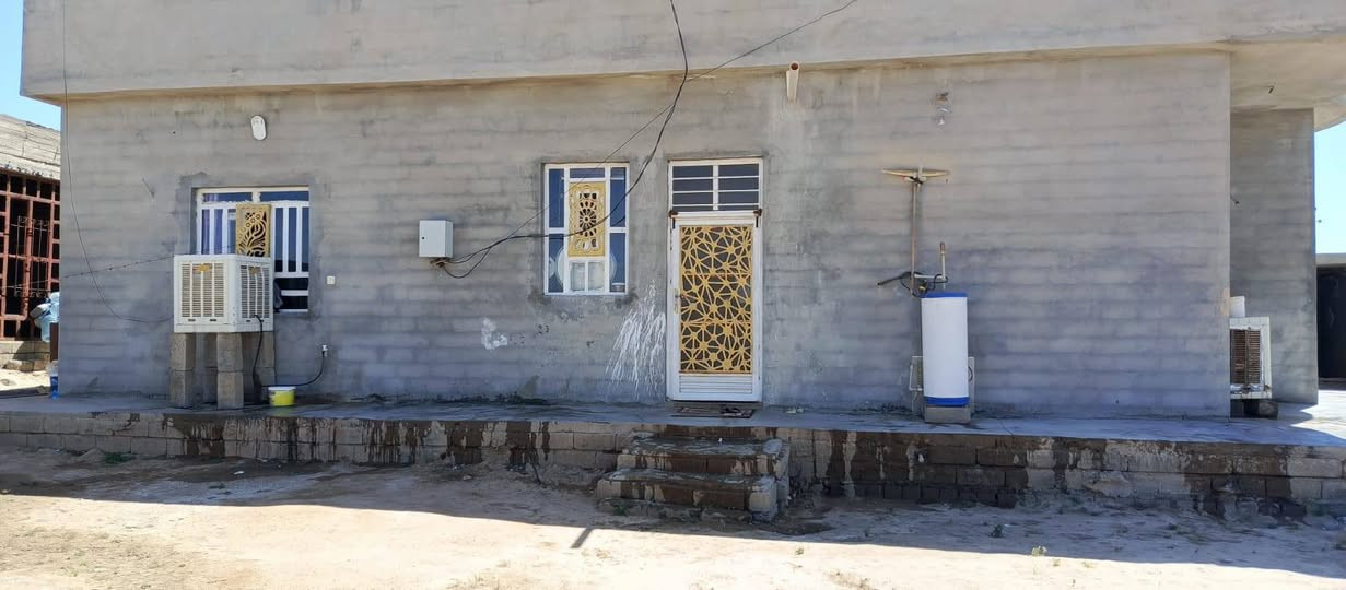 دار البيع قريت البطعمه جزيره قرب جاسم العطيه ضفتن إلى قطعت رض 400متر وكل الخدمات وصلتو مي كهرباء وتبليط سعر 57مليون 
***********
