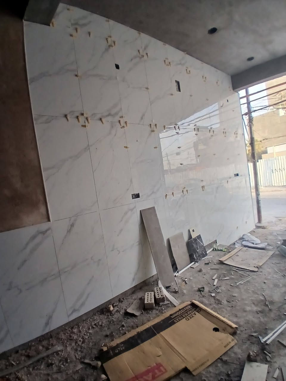 خلفه سيراميك بورسلين كاش مرمر شغل درجه اولى ليزر المكان بغداد متفرغ حاليا
***********
