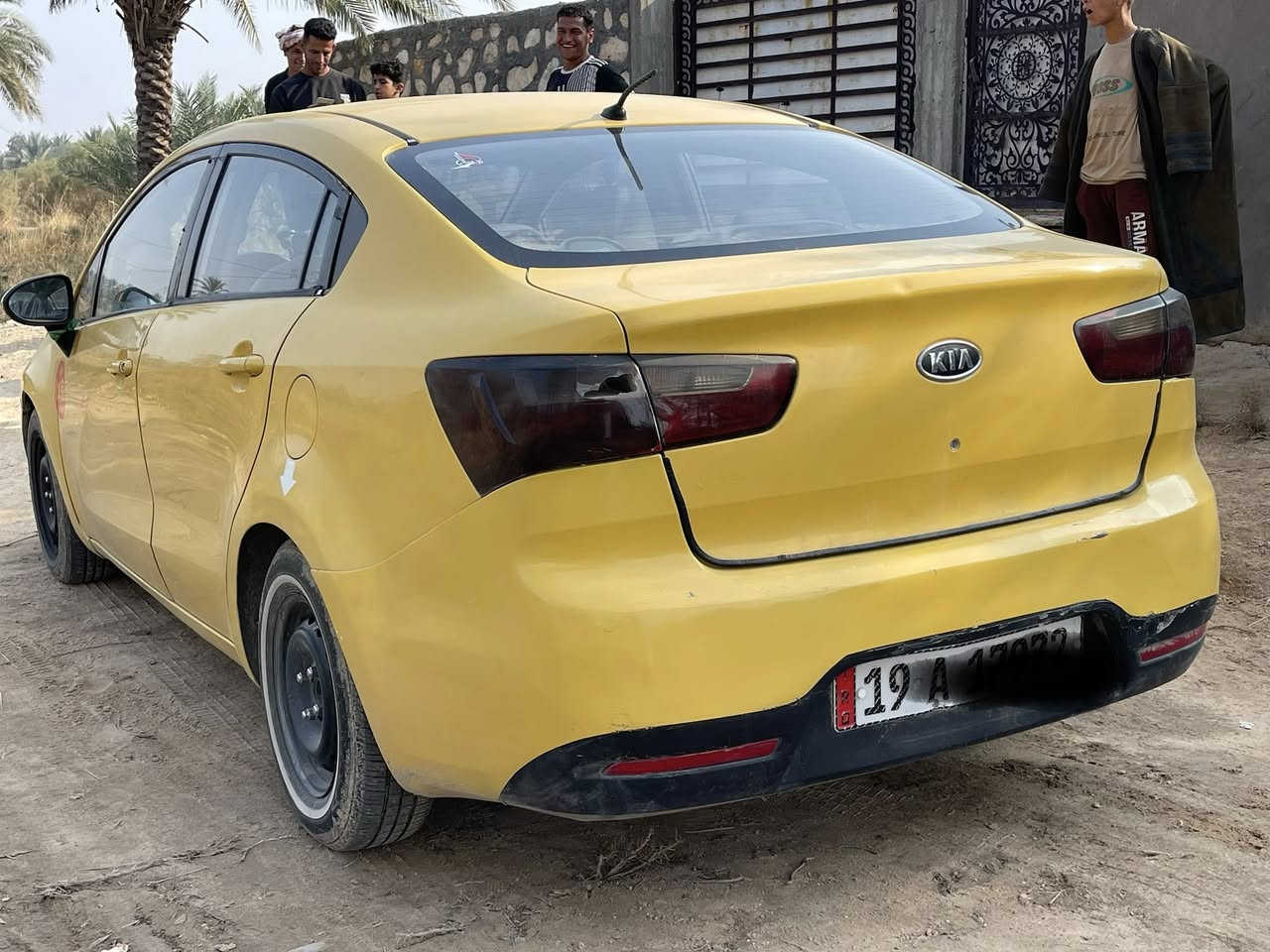 ‏السلام عليكم سيارة ريو 2012 خليجية رقم كربلاء مشروع وطني سنوية 2030باسمي
السيارة سيارة محرك 1600 دوش مكفول طابوگة 
 مواصفات عادية 
مكانها كربلاء طويريج للاستفسار الاتصال على الرقم التالي *********** أو مراسلة الصفحة السعر 80 ورقة وبيها مجال بسيط
