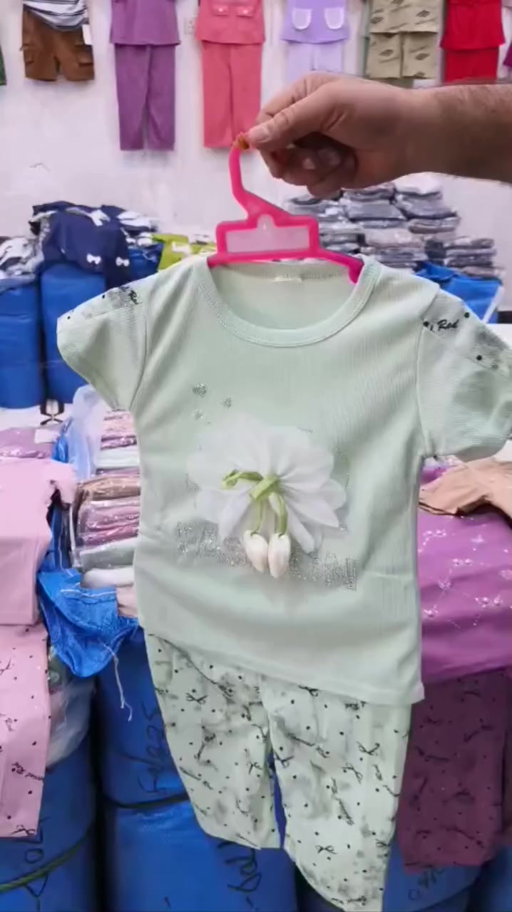 تراك بناتي 💥جملة فقط 💥
قياس 11  12  13(1_5 سنة) 
شغل ستراس
سعر الدرزن 38 الف
4 الوان بالدرزن


**إذا كنت صاحب هذا الإعلان وتريد حذفه لأي سبب، رجاءا أرسل رسالة إلى الدعم الفني**