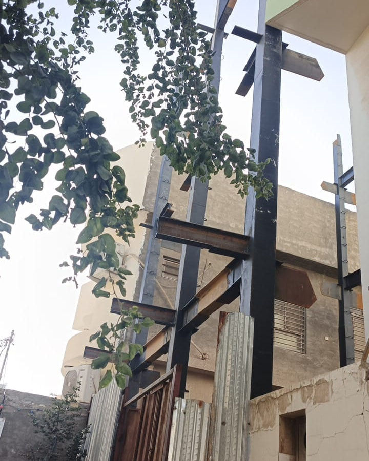 بنايه من ست طوابق بنظام ال steel structure 
منطقه الروظتين 
بواقع شقه في كل طابق ....مساحه شقه 120
مستعدون لتصميم وتنفيذ كافه الأعمال الفولاذيه مع كوادر متخصصة ..
تصميم انشائي...معماري ...ميكانيكي..كهربائي
المهندس حسنين الطباطبائي ***********
