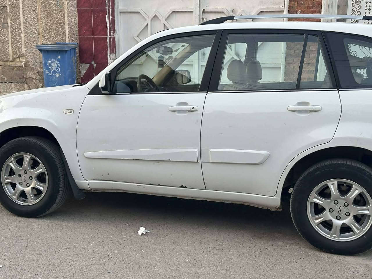 السلام عليكم
(شيري تيكو موديل 2012
 مكفولة السيارة من الضربة والصبغ 
السيارة خير من الله كير ومكينة وتخم تاير جديد وحدادية كلة جديد) السعر 66 وبيها مجال للاستفسار رقمي ***********
متواجد واتساب
