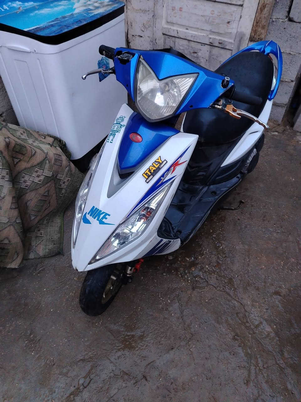 سلام عليكم شباب هاي ماكس مضلع ياباني مكينه مامفتوحه خير من الله دراجه نضيفه تخم تاير جديد كهربايات كله شغاله سلف شرط نكره وحده سعر 500 مكاني زعفرانيه رقم ***********
