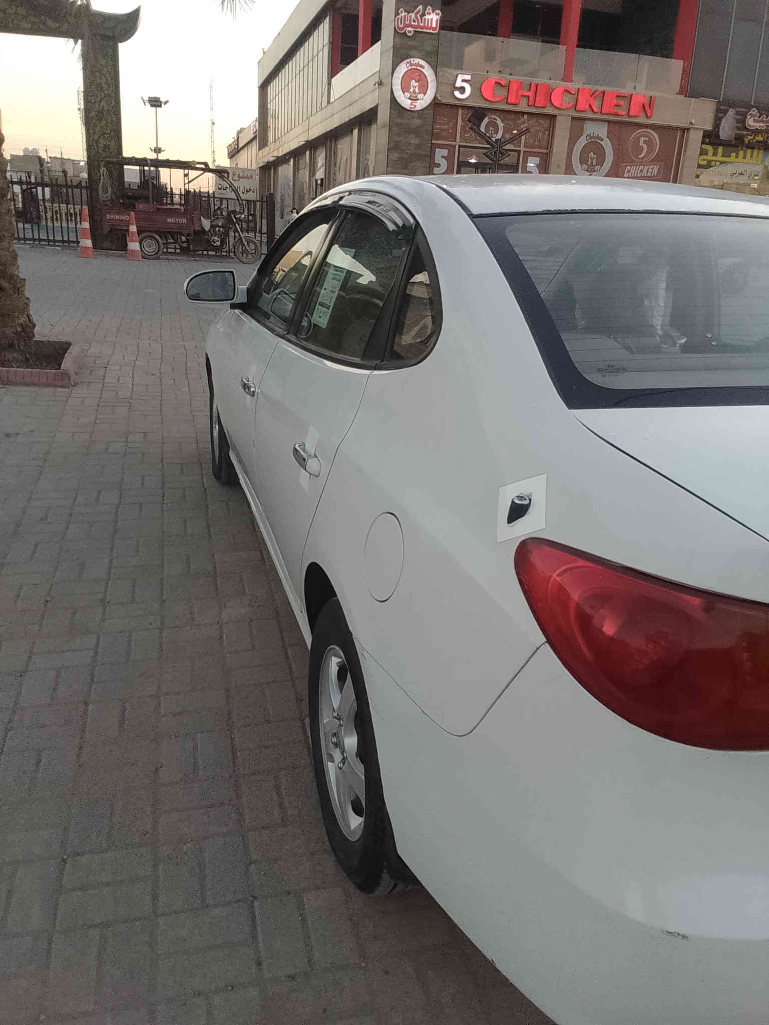 النترا مديل ٢٠١١مال شركه عامه خليجية مكينة١٦٠٠ سيارة على وضع شركه باسمي سنوية لل٢٠٣٠ سيارة بيهة بارد بلجاملغ الامامي جهة سايق حك شبر فقط والبنيد بي رش صبغ اثر شخوط فقط صدر ومكينة وكير مكفول تخم تاير جديد تبريد جديد مكفول السعر ١١٧وبيهة مجال عنوان دورة رقم تلفون ***********
