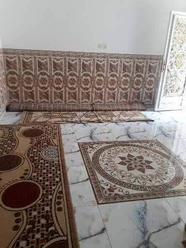 منزل للبيع خلفي ...مساحة 120 م /بناء حديث درجة اولى
يحتوي المنزل(غرفة عدد 2)   4×4م // استقبال 4×5 م //صحيات + مطبخ + حمام + منور)  دربونة المنزل 2×12 م 
المكان حي التظحية قرب مدرسة حبيب بن مظاهر (رض)
رقم الهاتف واتساب/ ***********
السعر / 90
