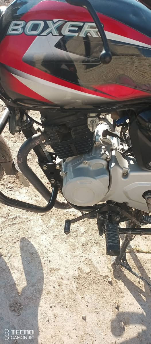 السلام عليكم دراجه بوكسر موديل 2021مكينه مامفتوحه
كهربايات شغاله اوراق اصليه 7
سكني بغداد حي اور سبع قصور 
***********
