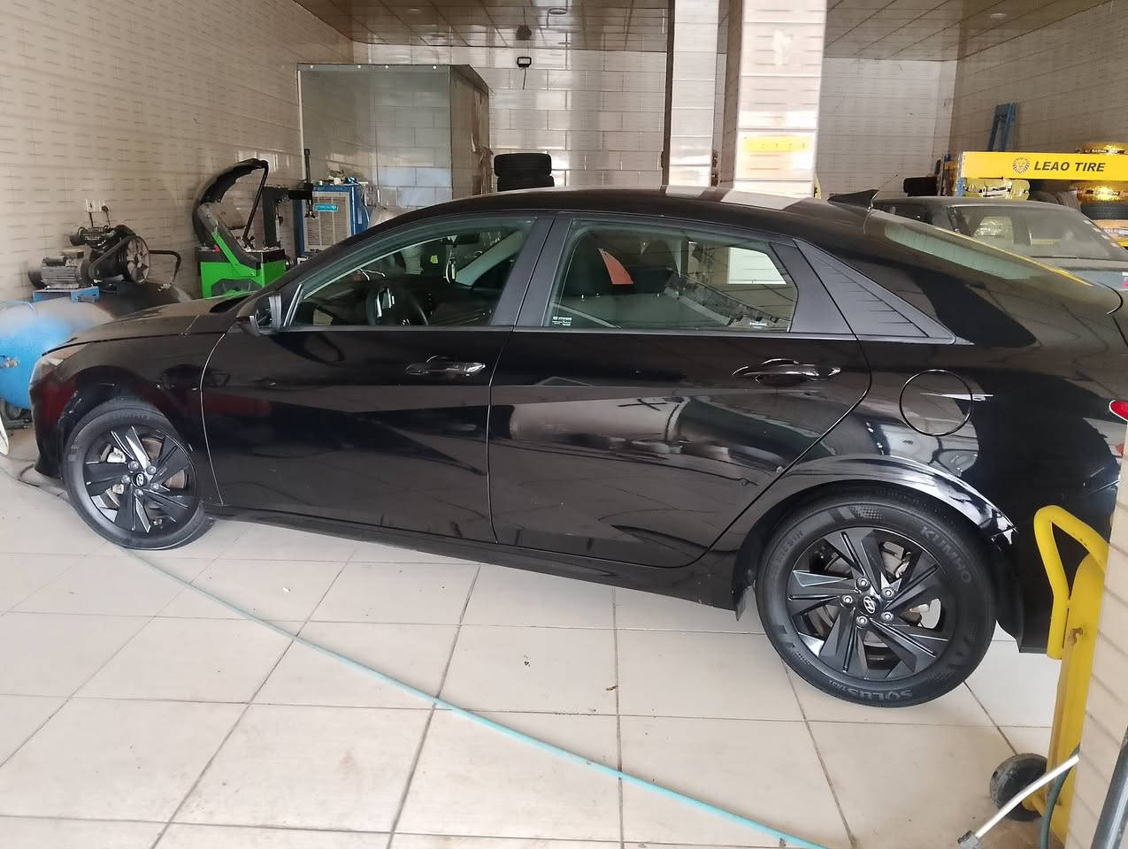 السلام عليكم للبيع النترا 2023 أمريكي   باسمي  سياره جاهزه من كل نواحي جديده بمعنى الكلمه حادثها بنيد صبغ فقط سونارها موجود  ماشيه 36 رقم  سليمانية باسمي تريد تحويل تريد وكاله
المواصفات : 
محرك 2000 دوش 🚀
رادار امامي 
 

شاشه كبيره 
كامره دواره 
اوتو ستوب 
تحديد مسار 
قياده ذاتيه 
توقف ذاتي 
تنبيه عند مغادره المسار 
كروس سرعه 
حساسات 360 درجه 
وضعيات قياده 
بصمه تشغيل عن بعد سياره بعد بيها مواصفات خير من الله 
سعر 145
مكانها سليمانية 
***********
***********
