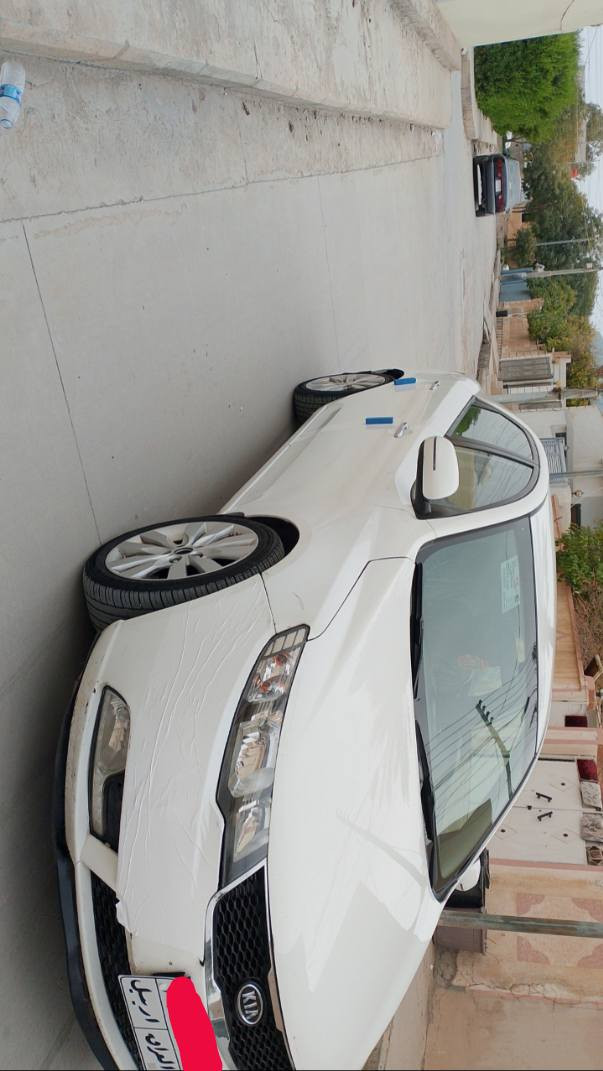 سيراتو موديل 2013 خليجي كير أوتوماتيك مكينه وكير مكفولات برغي ممفتوح بيها ماشيه 107 الف مواصفات/ تحكم استيرن جهتين/ شفتات بالاستيرن/ لد نهاري / شاشه ايباد/ بلوتوث وحاكيه/ مري شفط واشاير بالمري/ حساس خلفي/ abs/ رقم اربيل بشرط التحويل او الوكاله بيها بهلال الجاملغ شويه صبغ والباقي كله مكفول من الصبغ والتبديل والسونار مرفق مع الصور تبريد ثلج صدر نظيف تخم تاير نظيف السيارة حلوة وجاهزه مبيها اي نقص السعر 104 للاستفسار الاتصال/ *********** / مكان السيارة كفري ممتواجد عالنت
