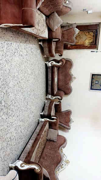 تخم 10 مقاعد ملكي نضيف جدا تكمه سعر 300 وبي مجال مكان بياع يوجد توصل بكروه رقم يوجد وتساب***********
