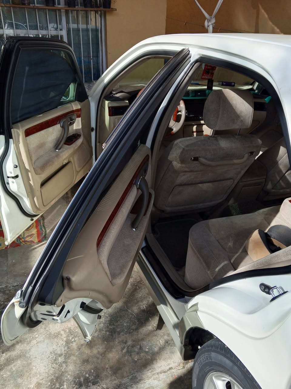 السلام عليكم ورحمه الله وبركاته للبيع ملكه فيفتي خضراويه شرط التحويل موديل 2000  العنوان  صويرة حي الزهور مكفول من الضربه والعيب الشرعي شرط التحويل السيارة جاهزه من كلشي تدفه تبريدثلج الله شاهد أربع كشتات كهرباء تحويرنجف فوك اوجوه دشبول عارف العيساوي السنويه الحد 2030هزه جديده برده خلفيه شاصي 71 /***********السعر135اوبيها مجال حك الجيه كيرمكينه كفاله
