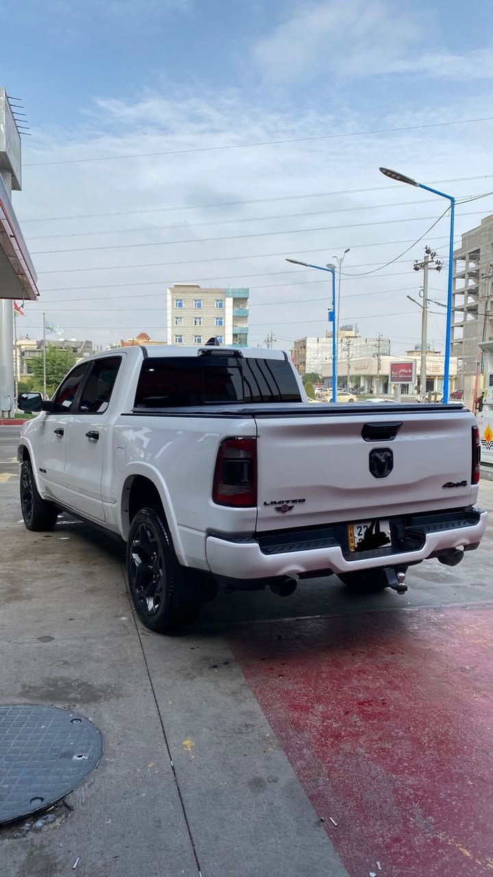 دوج رام ٢٠٢٣ ليميتد كلين تايتل  مواسفات امريكي فول فول مواسفات محرك v8/5.7 محرك هيمي باب طويل بدي قصير بانوراما جكات كشنات تبريد و تدفي داتاشو رادار كيج اليكتروني 
سيارة ماشي ٥٠ ميل حقيقي 
مكان سيارة اربيل رقم اربيل 
***********
*********** واتس اب
