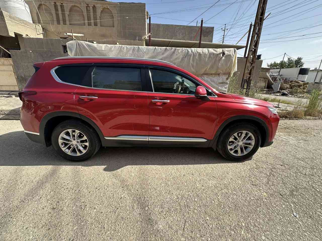 السلام عليكم من رخصه صاحب الگروب المحترم للبيع هونداي سنتافي وارد امريكي  بدون تبديل بنيد فقط صبغ وخشم الجاملغ  موديل 2019 رقم بغداد بسمي تحويل مباشر سياره نظافه 100بل 100  كلش حلوه وجديده جدآ محرك 2400خمسه راكب سياره جاهزه للخير خير من الله السعر 165وبي مجال حق الجيه للمعلومات اكثر اتصل ***********/*********** العنوان ذي قار الرفاعي
