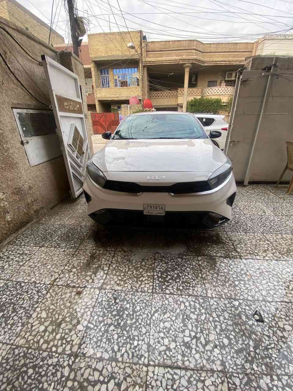 السلام عليكم 
كيا فورتي GtLin محرك2000 ماشيه 6000الالف. بدون رقم سيارة دخول جديد بصمه جلد تشغيل عن بعد حادثها موضح بالصور تبديل بنيد شواصي مابيهن شي تصليح باللغد الأيمن سياره جاهزه السعر 127$ للاتصال ***********
