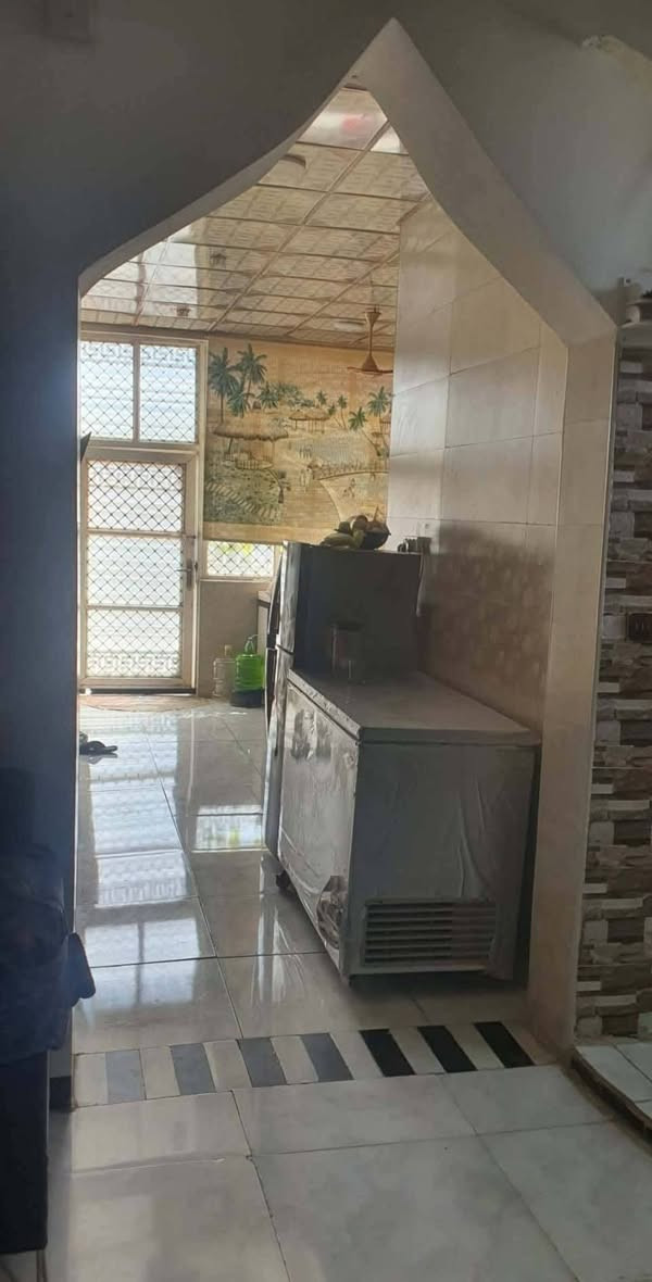 سلام عليكم بيت للبيع المساحة250م على طريق السنيه فوك من معمل الالبان قريب على شارع للاستفسار على رقم(***********)
