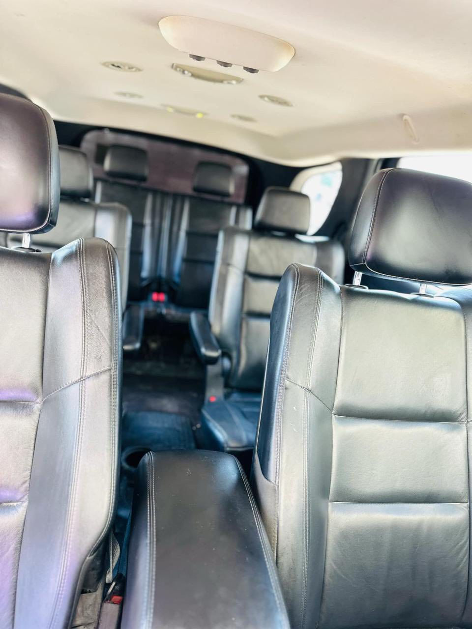 السلام عليكم دودج دورنكو 2019

المواصفات رقم بغداد  مشروع وطني 
ماشية 117
1- محرك 6سلندر 3600بخاصية توفير الوقود ECO
2- بصمه + دخول 
3- حساسات خلفيه اصل مع خاصية اوتو ستوب 
4- لايت زنون
5- مع تحرك المرايات الجانبيه عند الرجوع الى الخلف حسب التحكم 
6- ويل كب حجم 18 . طخم تايرات حديث
7- نظام صوت ٧ سماعات داخل السياره 
8- تحكم ستيرن كامل امامي وخلفي 
9- شاشه دشبول لمس كبيرة متكاملة الأيعازات . وشاشة ٧ انج
معلومات السيارة والعطلات
10- نظام AUX + Bluetooth . نظام ملاحة GBS + ذاكرة ميموري كارد موضعي + UBS
11-مانع تزحلق (انزلاق )
12- تبريد ٤ قطع اكثر من 10 منافذ
13- الكشنات جلد 6 راكب غرفة منفصل VIP
14- كاميرا خلفية دواره HD
15- اظهار ضغط الهواء في الاطارات ومعلومات السياره الكترونيا مثل كمية دهن محرك الوجه ودرجة حرارة المحرك والكير والزيت وضغط الزيت الكتروني

 حادث السيارة جاملغ السايق مبدل وباب لسايق صبغ  
 مكاني بابل السعر 215 وبيه مجال قليل ***********
