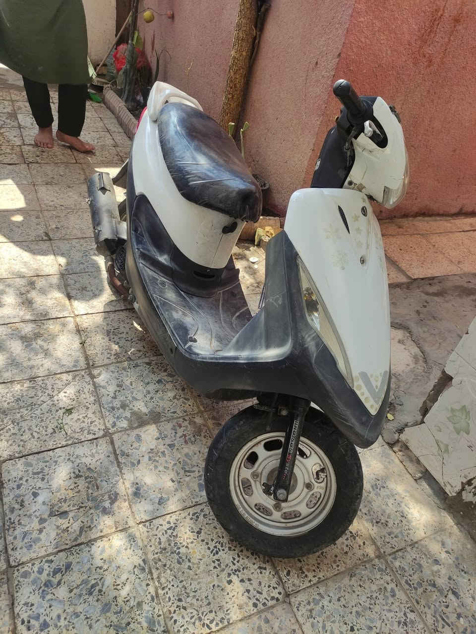 السلام عليكم دراجه سيام ياباني ما مستخدمه اهواي السعر ٦٠٠ وااي يتصل ***********
