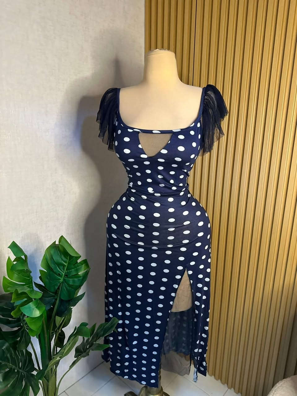 شلحة نسائي ✨
خامه فانيله زبده
قياس M_L_XL_XXL
متوفره بهل لون فقط

______________________

للحجز والاستفسار يرجى مراسله الصفحه
رقم هاتف واتساب ***********
توصيل بسماية 1000
بغداد 5000
محافضات 6000
يوجد دفع عن طريق الماستر كارد ✅💵

