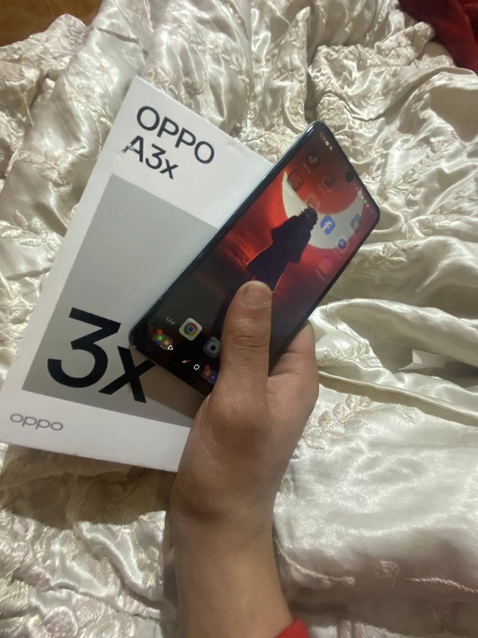 بسم الله الرحمن الرحيم الأرحيم 
أوبو سعر الحديد 210.00بس يمي بسعر 110.00دينار عراقي
مضافة شوفت عينكم لون الجديد تدرج الازرق المحيطي شاشة بحجم IPS LCD 90HZ "6.67 هرتز 
طبقة مقاومه للصدمات والسقوط
بأرتفاع. 2 متر
بطارية بحجم 5100 ملي امبير
وقدرة شحن  1N   Snapdragon 6s Ge معالج مثالي الجهاز الثاني آيفون 11 ذاكرة 128 دبل سيمكارت جهاز حلو ومابي كل عيب  مستبدل بطارية فيس ايدي واكف سعرهة 130فقط للتواصل واتساب ***********
