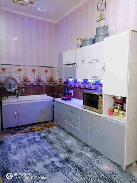 السلا عيكم كاونتر مترين ونص +سنك متر ونص طول كامل 4متر  خشب يج دي إيف  مقاوم للماء السعر 600 بيه مجال  قليل مبايل ***********
