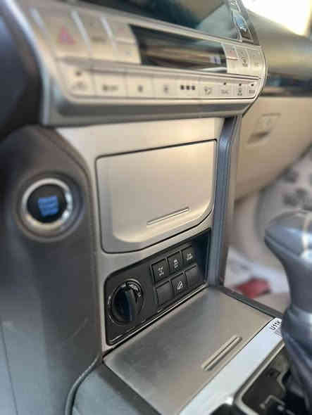 السلام عليكم 
برادو موديل 2023 مدنايت وبلاك ادشنTXS
رقم اربيل باسمي تحويل ثاني يوم
مكفولة كفاله عامة بحالة الوكاله ماشيه ٢٢ الف فقط
مواصفات 
فتحة 
بصمة تشغيل وابواب
كشنات جلد + كهرباء
لايت زنون وزراكات 
هوك ودبل تانكي 
وباقي مواصفات المعروفه للبرادو
سعرها 495 وبيها مجال 
***********
