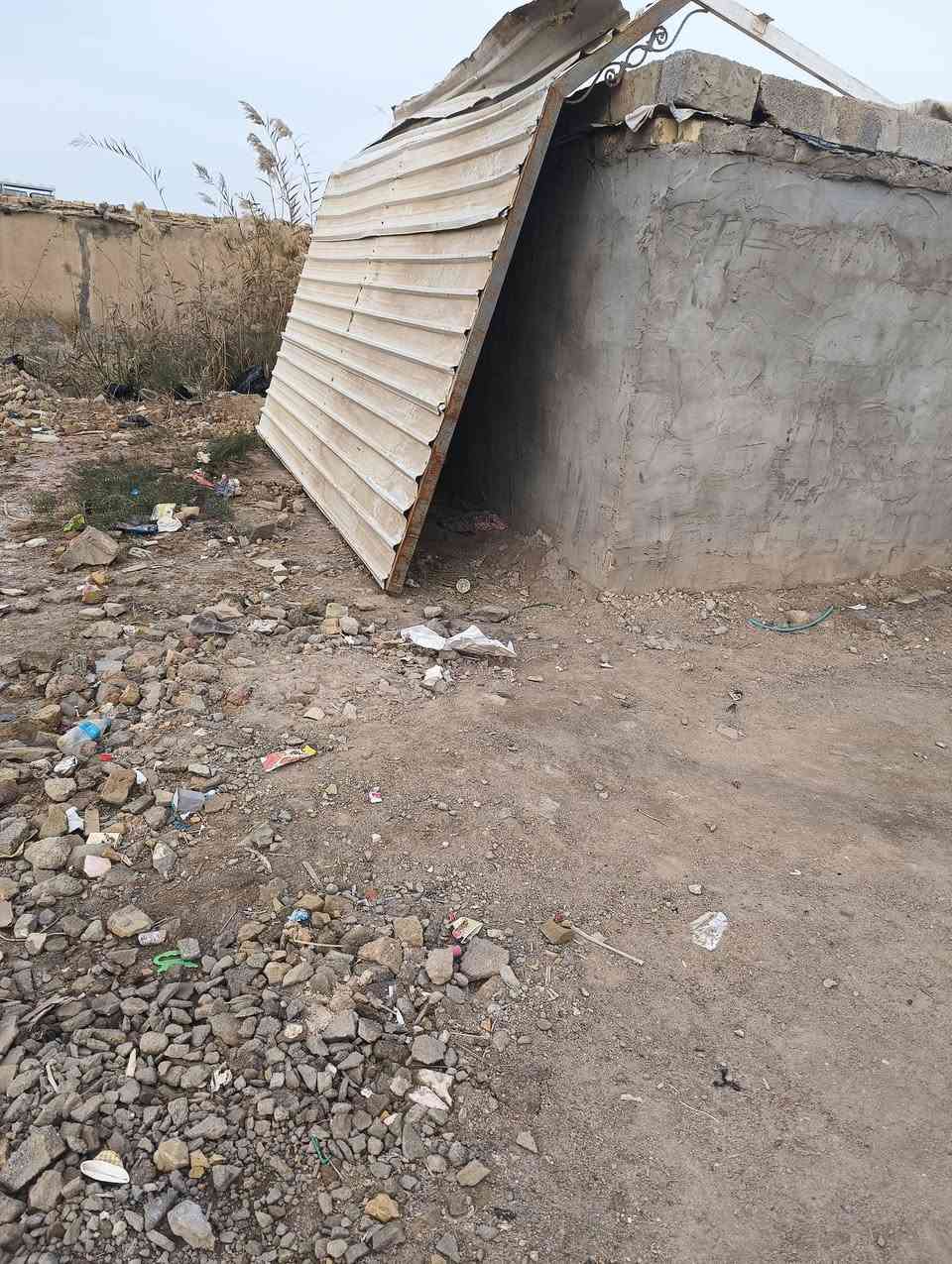 سقيفه للبيع طول 5 مترول عرض 4 متر ميسان هاتف ***********
