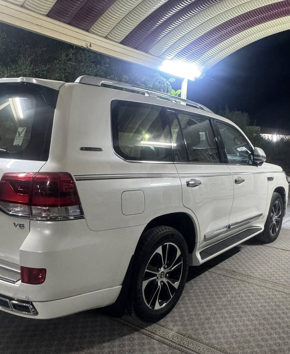 السلام عليكم للبيع لاندكروز 2021 ساز بحالة الوكالة كفالة عامة ماشية 25000الف فقط المكان ديالئ بعقوبة ***********
