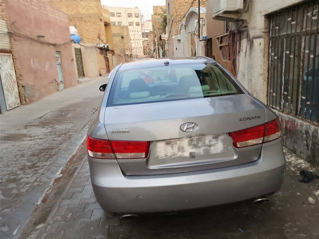 السلام عليكم
عندي سوناتا 2007 وارد امريكي 
حادثها جاملغ 
المحرك 3300
بيها ثلاث قطع صبغ 
بيها منظومه غاز 
السنويه جديده 2025
الرقم دولي 
بيع أو مراوس 
السياره بأسمي التحويل مُباشر
العنوان بغداد الشعله 
للإستفسار أكثر أما على الخاص او على الرقم التالي:
***********
السعر 85

