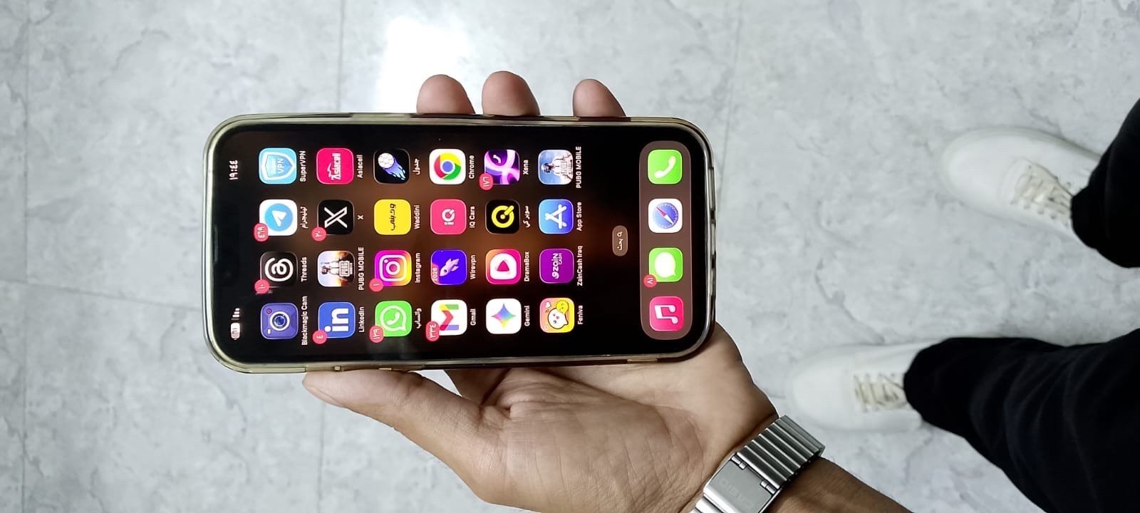 ايفون 13برو ماكس 
ذاكره 256 
بطاريه 91
نموذج M 
جهاز راقي بصور والمس انسى شي اسمه شحن 
سعر 730 الف 
رقمي ***********
مكاني كوت الشهداء