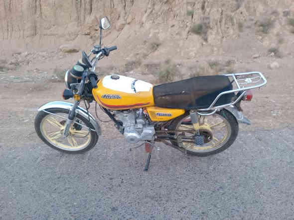 السلام عليكم موطور نامه برو للبيع موديل 21 باب اول محرك كير شرط مامفتوح  نضافه فول كلشي شغال مابيه نقص كهربائيات كلها شغاله يرهم مراوس بتايكر 24 
المكان :بيجي
السعر :500 وبيه مجال
للاتصال :***********
