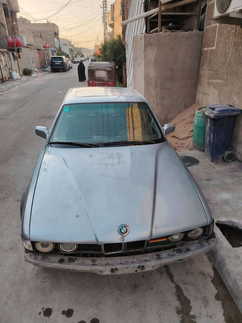 السلام عليكم 
 بي ام دبليو 735 اصل بليته وسنويه  رقم صلاح دين مكاني بغداد السعر 25 بيهه مجال  
ملاحظه نقص بس دعاميه ويده باب سايق تحويل  مباشر ولمايحول مابيع الاستفسار ***********
