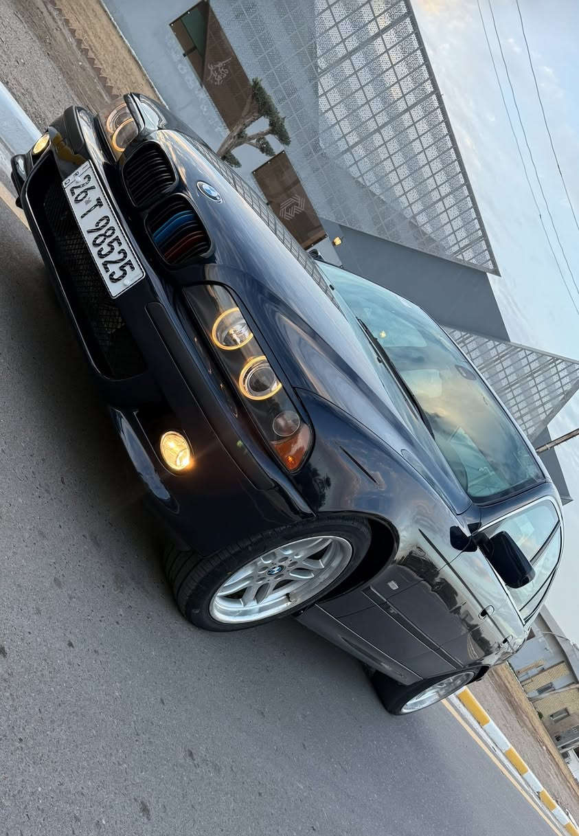 السلام عليكم 
للبيع بيئم ( صقر ) موديل 1999 

السيارة محدثة M بالكامل 

بيها 3 قطع صبغ فقط 
سياره بلاديه ماشيه 295 حقيقي 

السعر 110 وبيها مجال 

العنوان  بغداد نفق الشرطة 
***********
