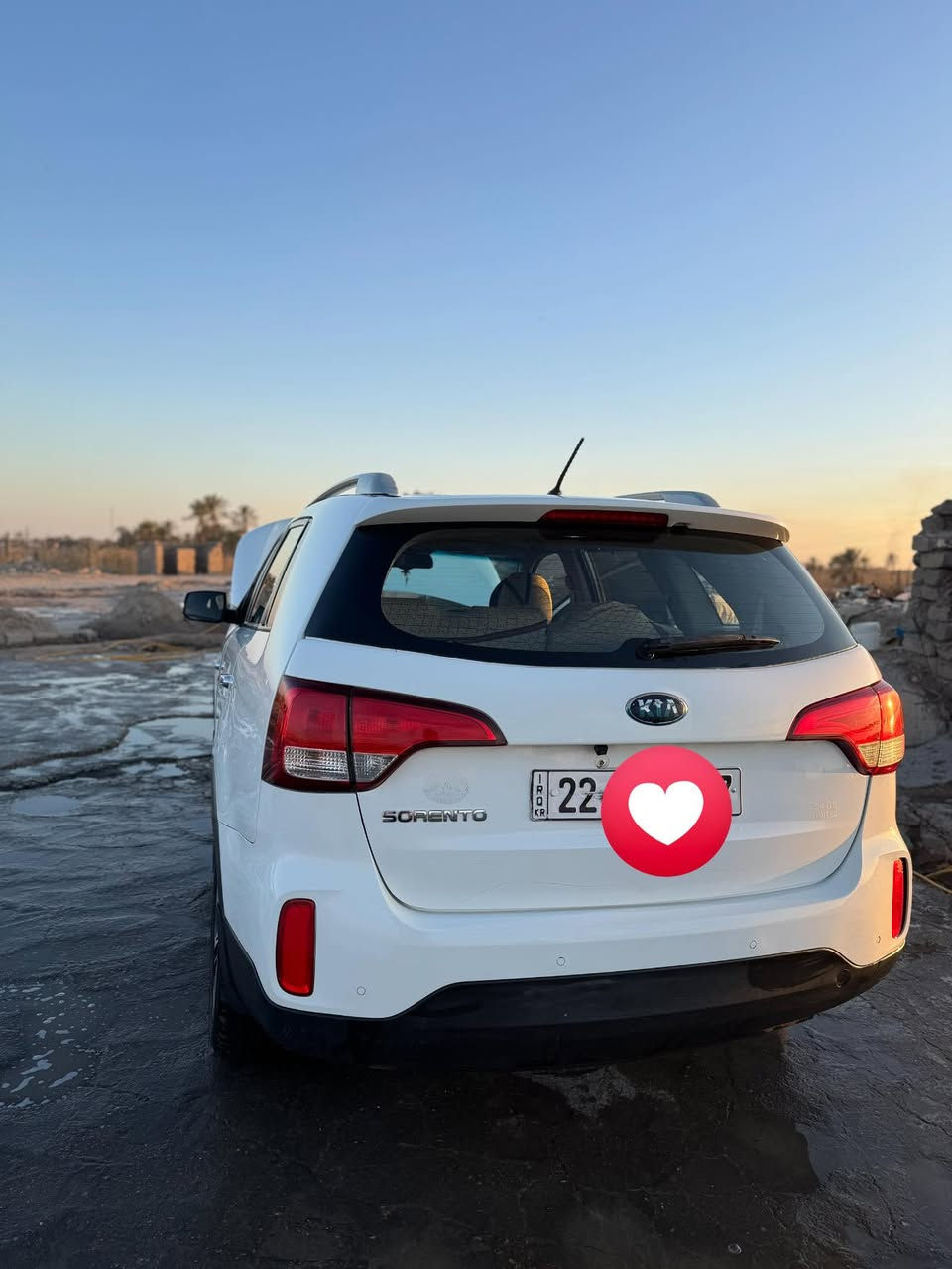 للبيع سورنتو خليجي 2014 مكينه 4 جاهزه من كلشي مكينه وكيرحداده مكفولات السياره بيه بنيد وجاملق خلفي بدون دواخل مكان سياره بصره سعر 155 
*********** 
***********
