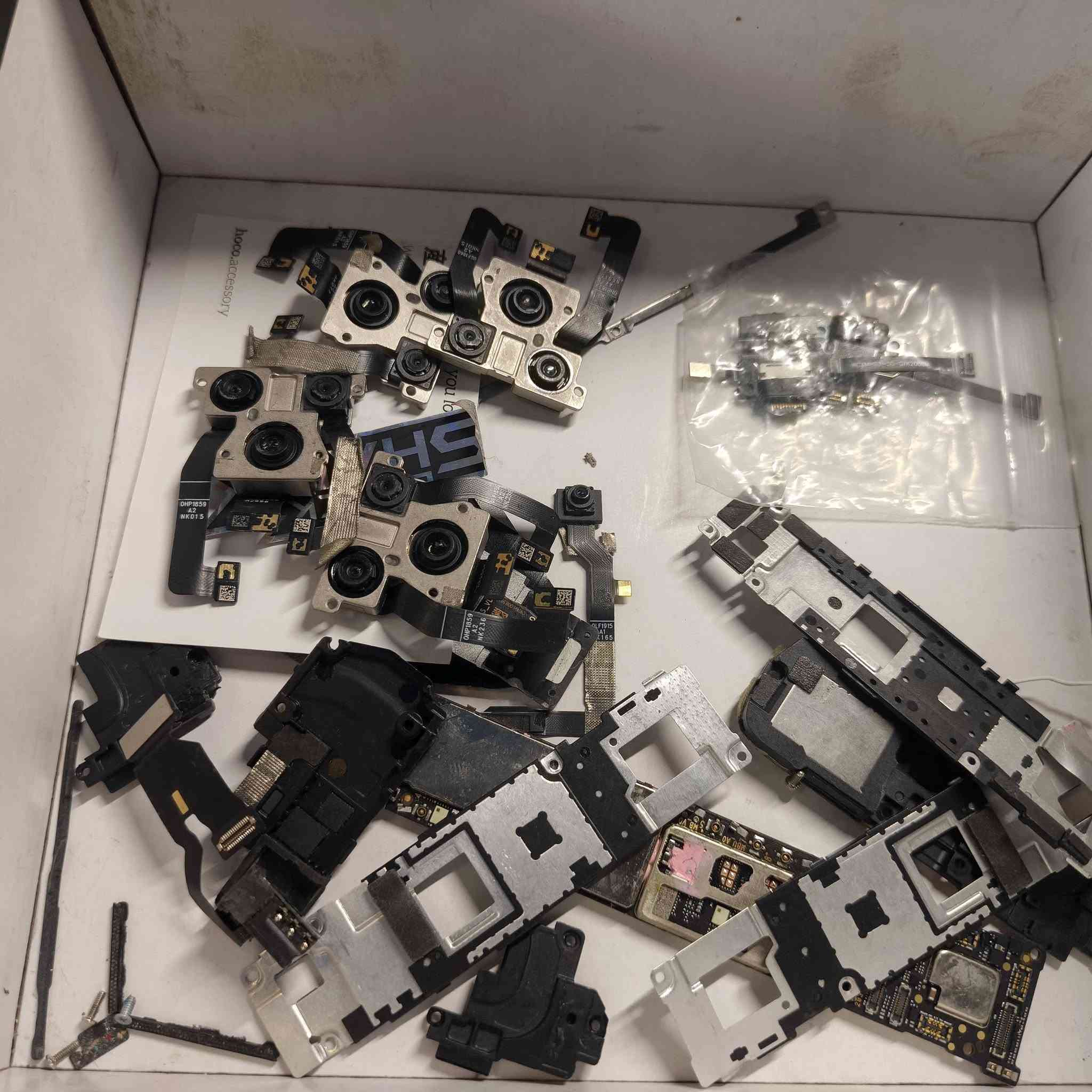 أغراض بلاك شارك 3
4 شاصي و 4 كاميرات خلفيه و4 ايسي شحن
و4 كاميرات أماميه وهواي نواعم وشرايط
كلهم بسعر ايسي واحد على عناد شاومي بغداد
كلهم شغالات اصليات مال أجهزة

55 الف مع التوصيل.


**إذا كنت صاحب هذا الإعلان وتريد حذفه لأي سبب، رجاءا أرسل رسالة إلى الدعم الفني**