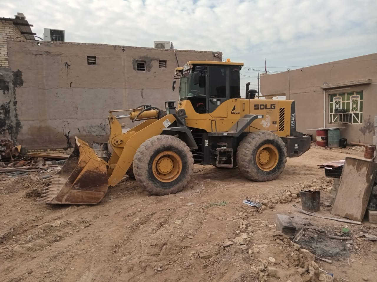 السلام عليكم البيع شفل يلجي حجم 46 موديل 2012 رقم ذي قار بسمي سنويه ل 31 شفل جاهز العمل مابي اي نقص الاستفسار عل رقم ***********  👍 ***********
