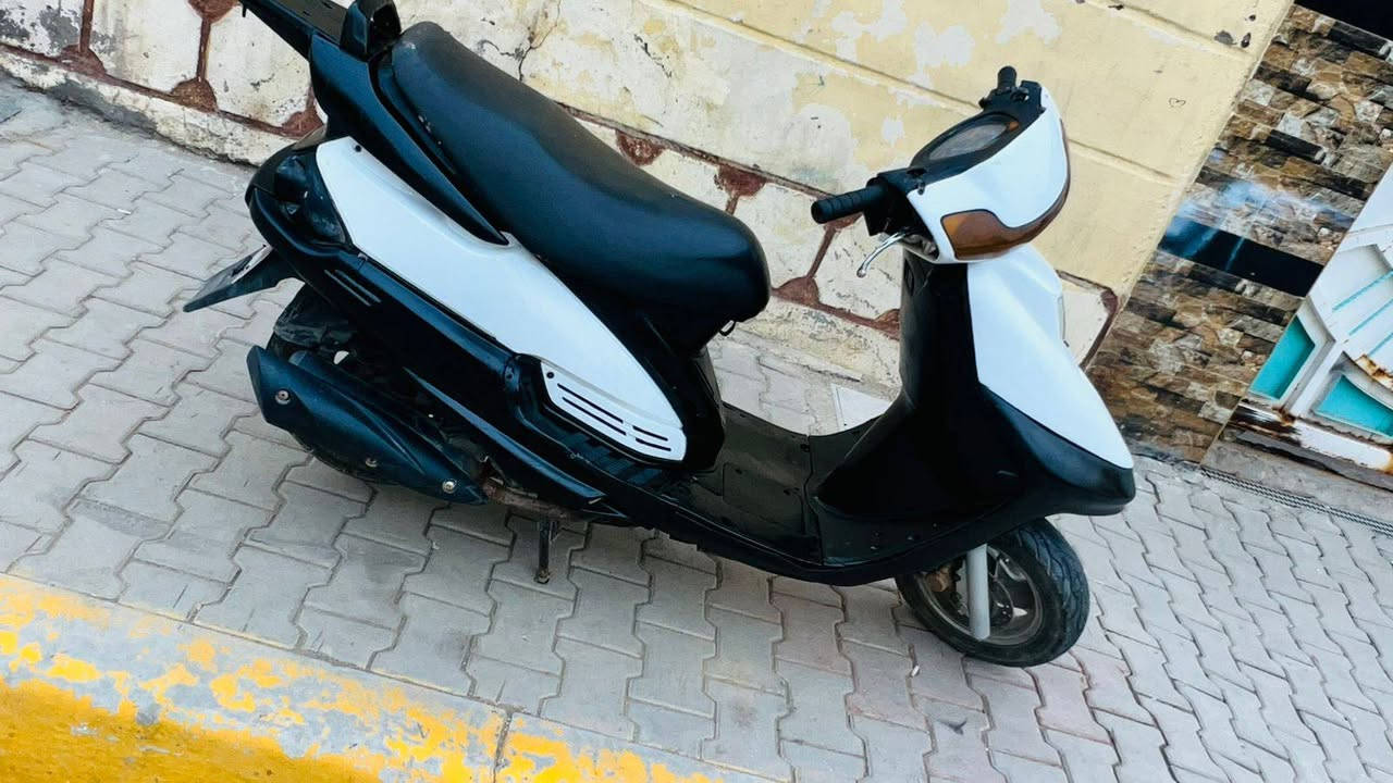 سلام عليكم ورحمة الله وبركاته
دراجه للبيع فراشه اي نقص مابيه غير بس جامه مال اشاير بك لايت
مكينه ناعمه
بعقوبه التحرير ***********
