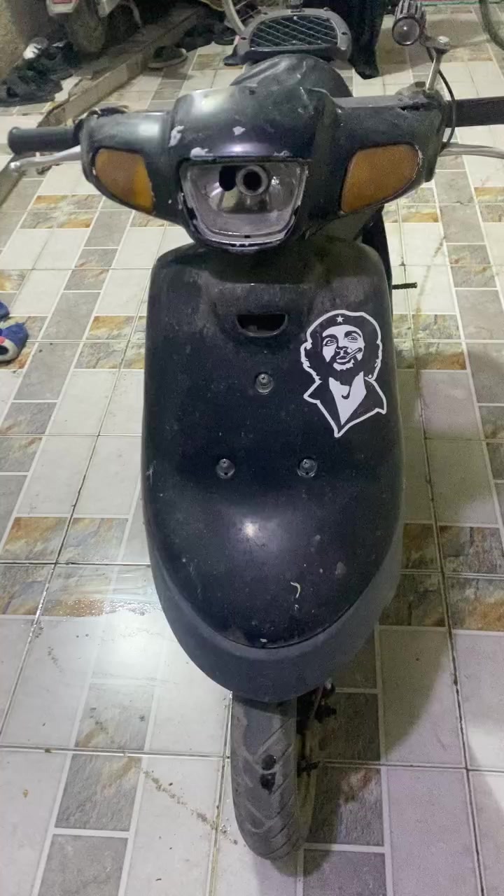 سلام عليكم دراجة للبيع بيها نواقص بيها بكلايت شغال لايت شغال بس لازم ربط رادلهة كفرات سعر150 بيها مجال عنواني كربلاء الحولي الرقم***********
