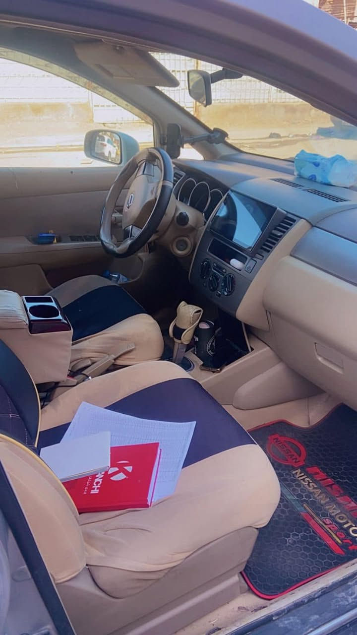 السلام عليكم 
نيسان تيدا ٢٠٠٨  مكينه ١٦٠٠مصبوغه عام السيارة نظيفة ومصورها فديو  قبل لا اصبغها هيه بيها حادث بابين من اشتريتها معمره سيارة كامله نظيفه كير مكينة خير من الله 
***********
مكاني بغداد
